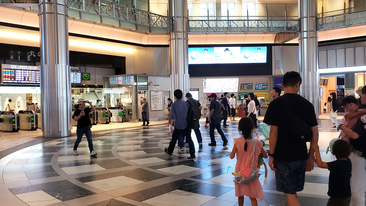 Tokyo Station Marunouchi North Gate [JK26][JY01][JT01][JO19][JE01][JC01][JU01] / [M17] / Shinkansen